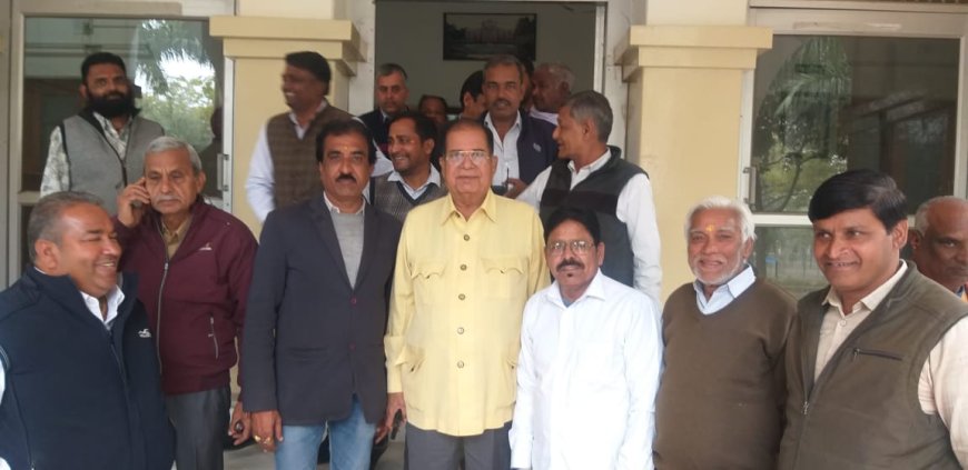  राजवी ने अल्प प्रवास के दौरान ग्रामीणों की विभिन्न समस्याओं का किया निराकरण 