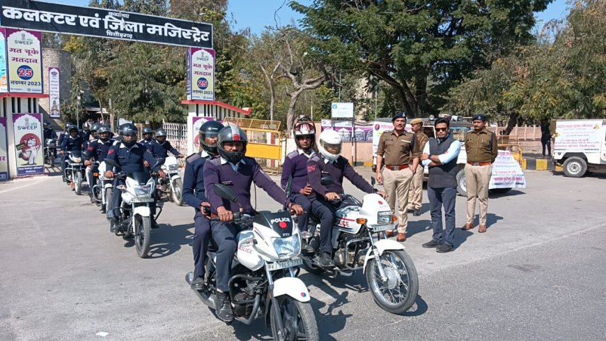 पुलिस ने यातायात जनजागरूकता वाहन रैली निकाली 